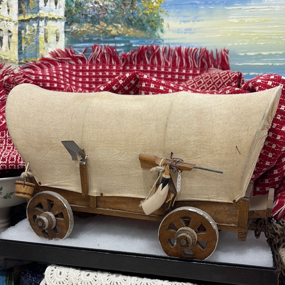 Vintage-Inspired Covered Wagon Decor with Cream Canvas
